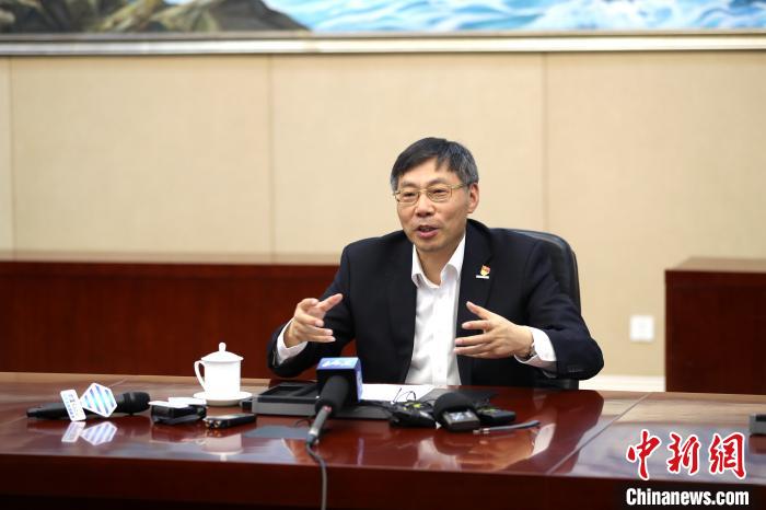 近日，全國人大代表、浪潮集團董事長兼CEO孫丕恕接受媒體采訪。浪潮集圖供圖